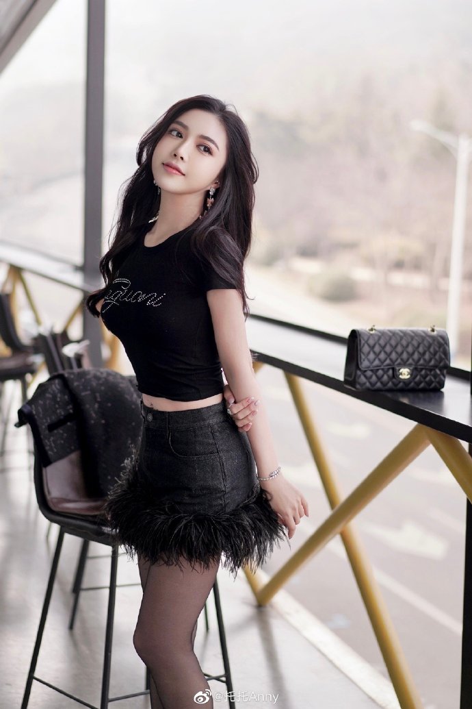 赛博朋克：边缘行者