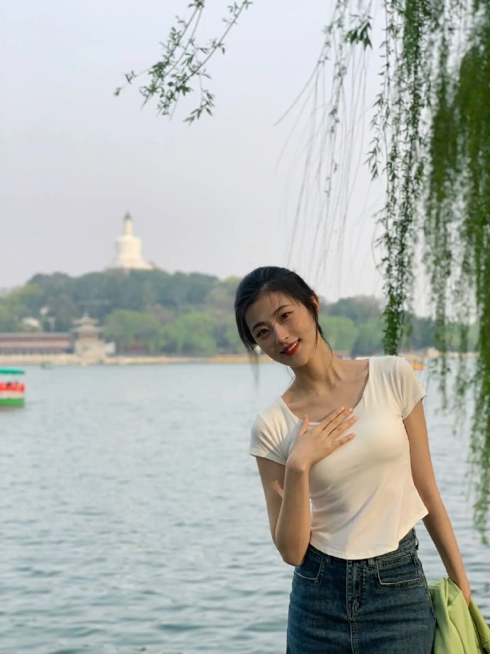 国产视频精彩完整版资源_看完再看解析｜剧情看点 封面配图